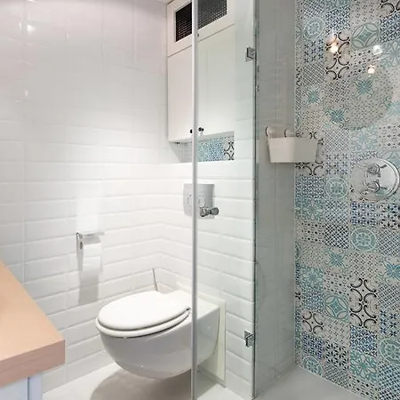 Charming In Old Town Apartment *